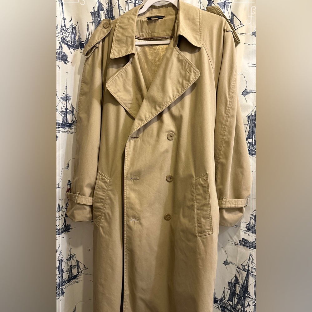 Towncraft Double Breasted, Button Down Trench Coat; Khaki Colored